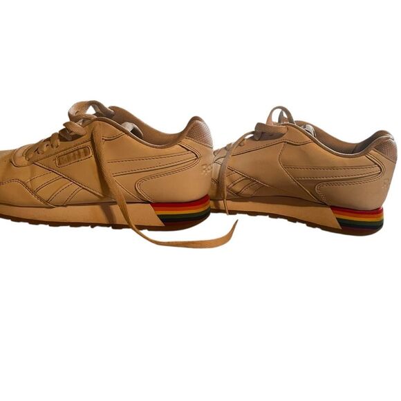 Reebok White Classic Shoes - Picture 4 of 5